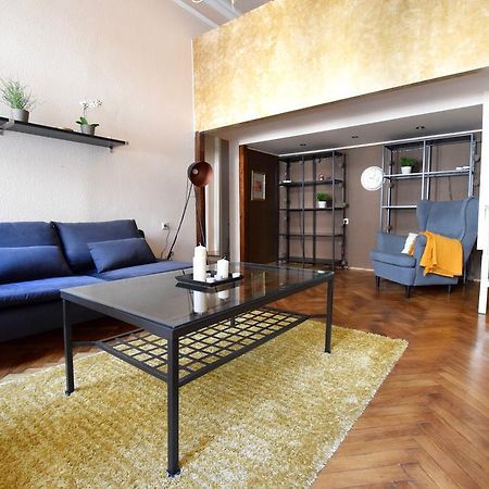 Budget Apartment By Hi5 - Oktober 6 Str 4 Boedapest Buitenkant foto