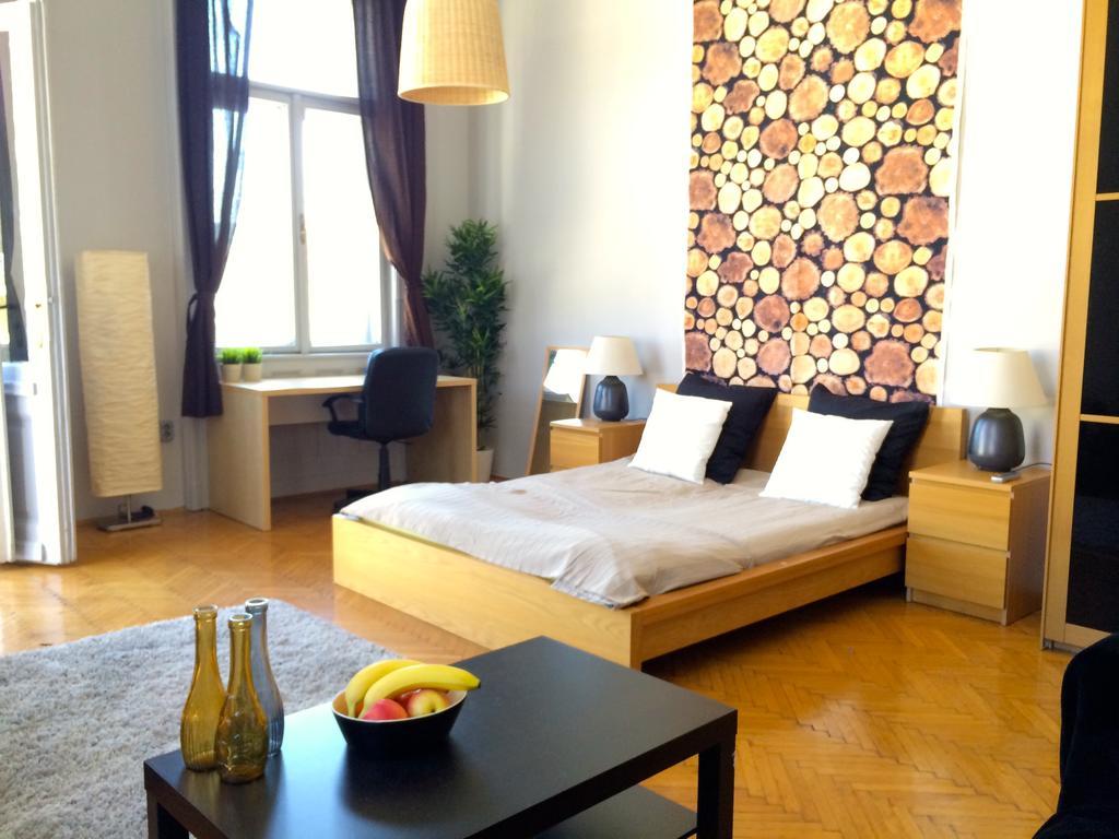 Budget Apartment By Hi5 - Oktober 6 Str 4 Boedapest Buitenkant foto