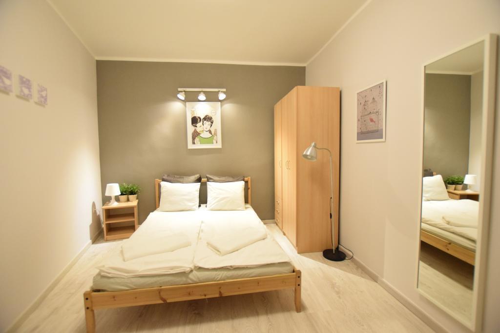 Budget Apartment By Hi5 - Oktober 6 Str 4 Boedapest Buitenkant foto