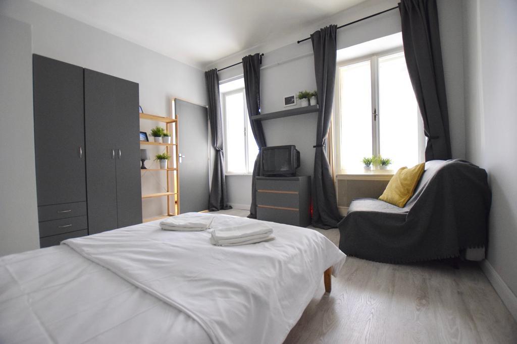Budget Apartment By Hi5 - Oktober 6 Str 4 Boedapest Buitenkant foto