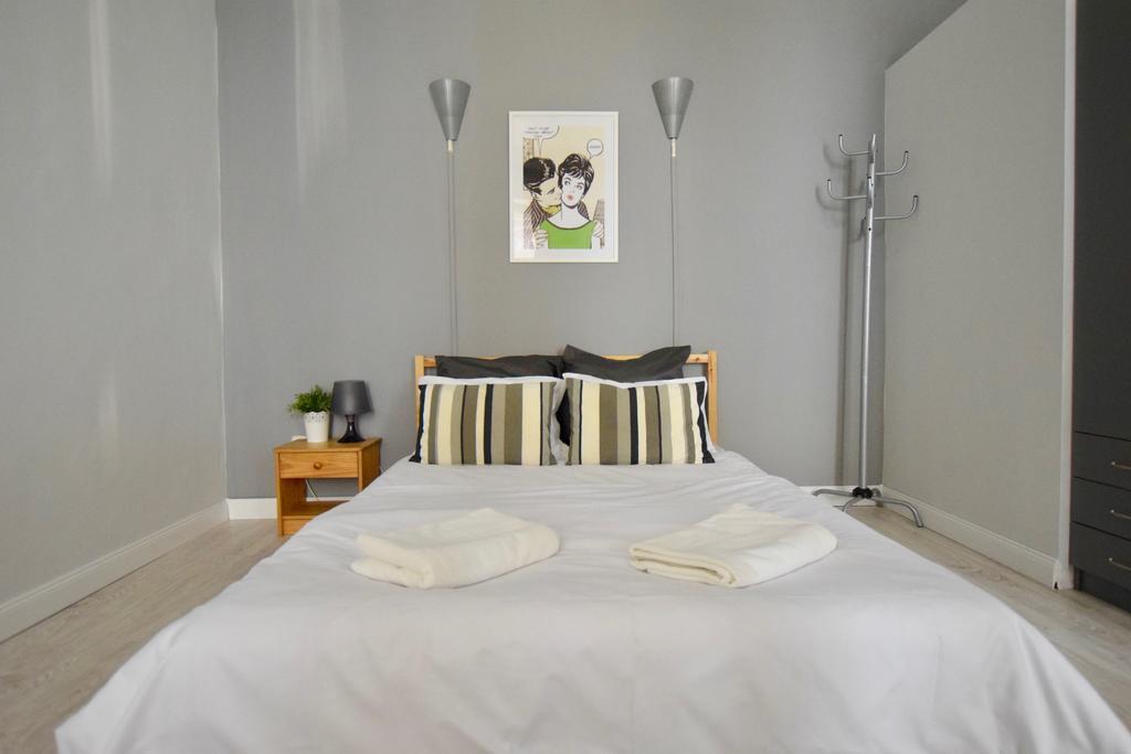 Budget Apartment By Hi5 - Oktober 6 Str 4 Boedapest Buitenkant foto