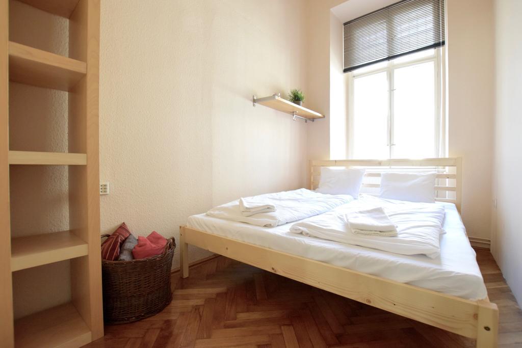 Budget Apartment By Hi5 - Oktober 6 Str 4 Boedapest Buitenkant foto